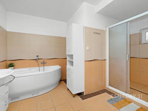 Prodej domu 220 m², pozemek 500 m²