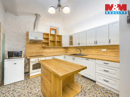 Prodej stavebního pozemku 2030 m²