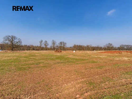 Prodej stavebního pozemku 905 m²