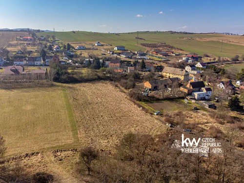 Prodej stavebního pozemku 1305 m²
