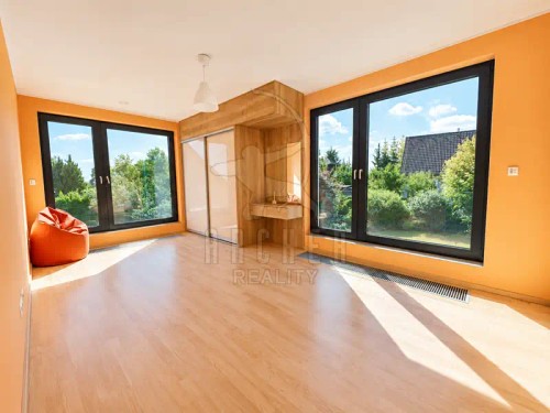 Prodej domu 300 m², pozemek 1000 m²