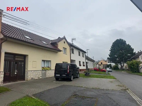 Prodej domu 450 m², pozemek 1140 m²