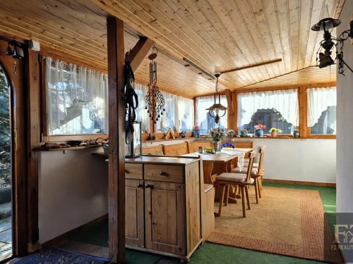 Prodej domu 400 m², pozemek 934 m²