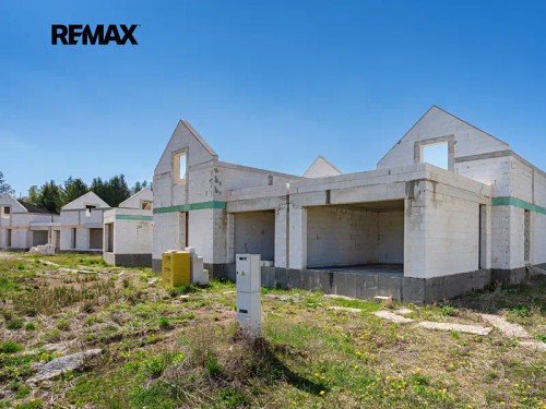 Prodej stavebního pozemku 7643 m²