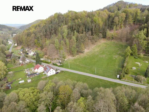 Prodej stavebního pozemku 3700 m²