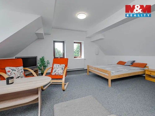 Prodej chalupy 386 m², pozemek 1335 m²