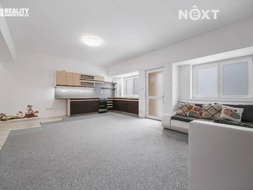 Prodej domu 300 m², pozemek 1427 m²