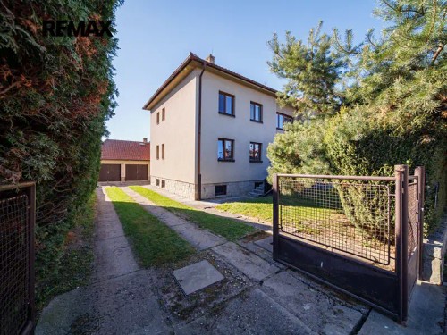 Prodej stavebního pozemku 984 m²