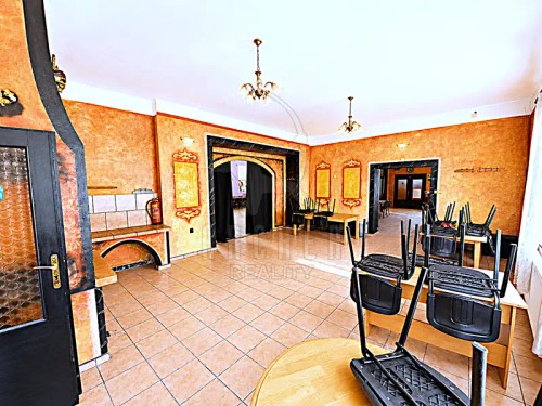 Prodej domu 770 m², pozemek 1076 m²