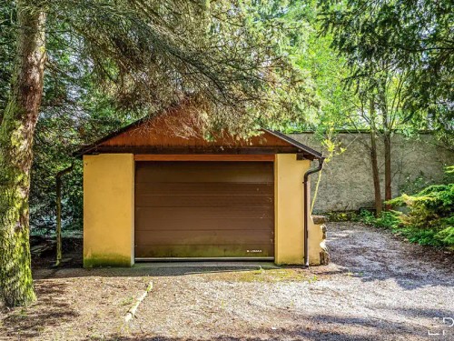 Prodej vily 470 m², pozemek 3496 m²