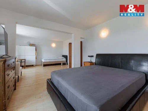 Prodej domu 240 m², pozemek 811 m²