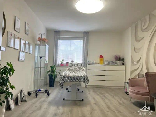 Prodej domu 328 m², pozemek 438 m²