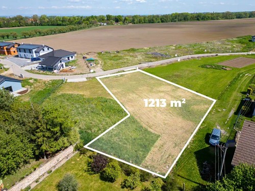 Prodej stavebního pozemku 1213 m²
