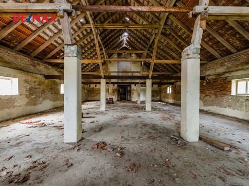 Prodej zemědělské usedlosti 830 m², pozemek 978 m²