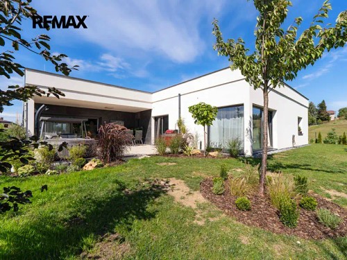 Prodej domu 258 m², pozemek 3000 m²