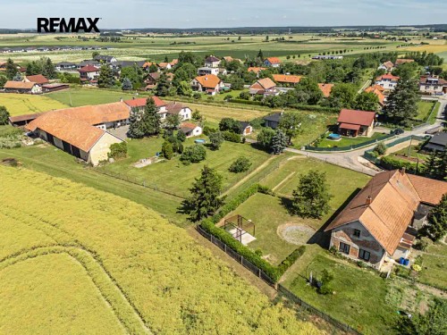 Prodej stavebního pozemku 1064 m²