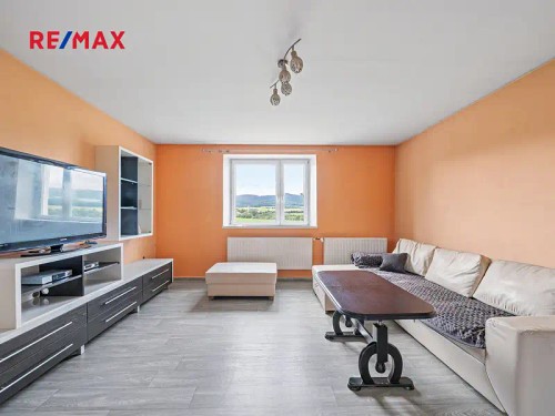 Prodej domu 1220 m², pozemek 2442 m²