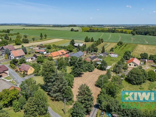 Prodej stavebního pozemku 1744 m²