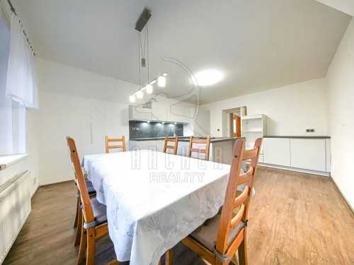 Prodej domu 324 m², pozemek 399 m²