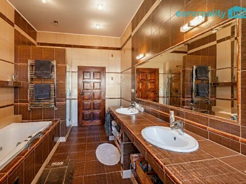 Prodej domu 274 m², pozemek 627 m²