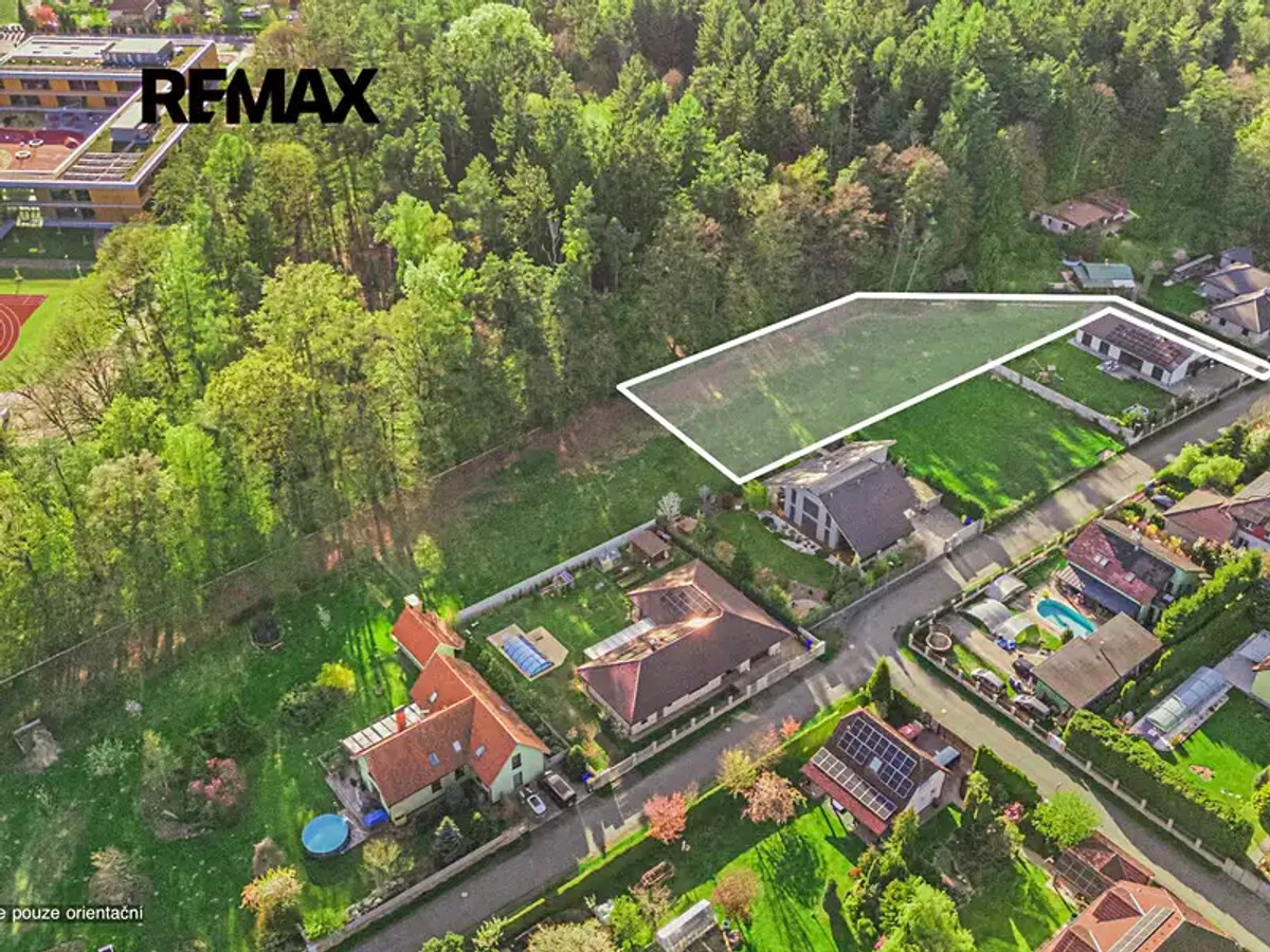Stavební pozemek 2112 m²