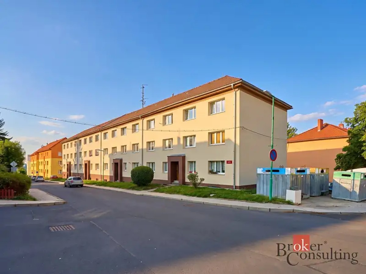 Hlavní 90, Březová