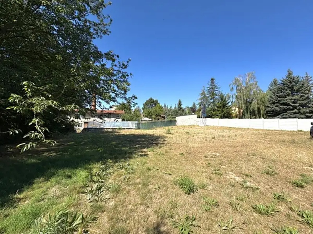 Stavební pozemek 930 m²