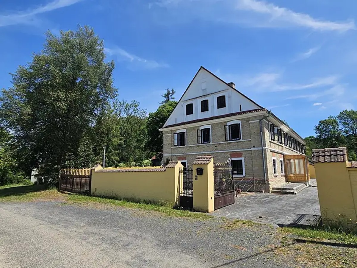 Úštěk 6, Úštěk