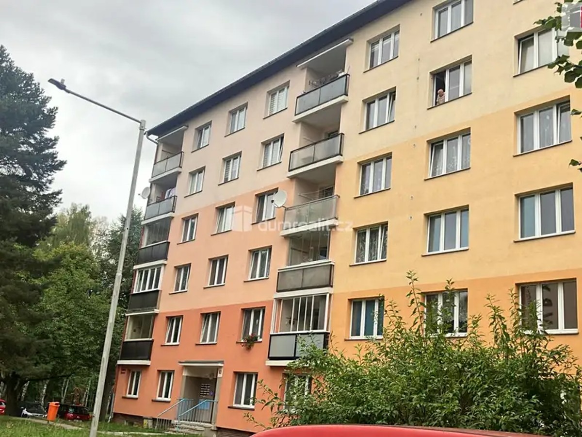 U Lesoparku 745, Horní Slavkov