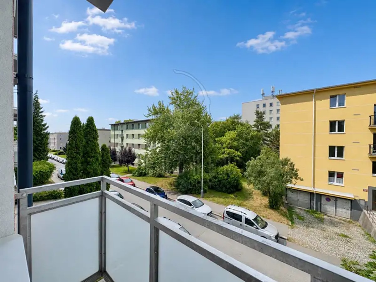 Buková 2547, Praha