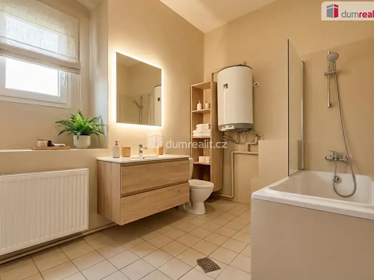 náměstí 105, Kravaře – fotografie 5