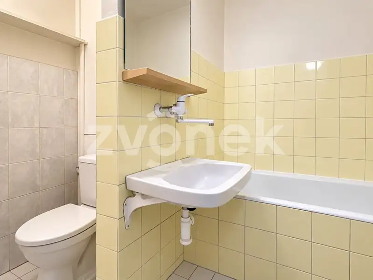 SNP, Otrokovice – fotografie 3