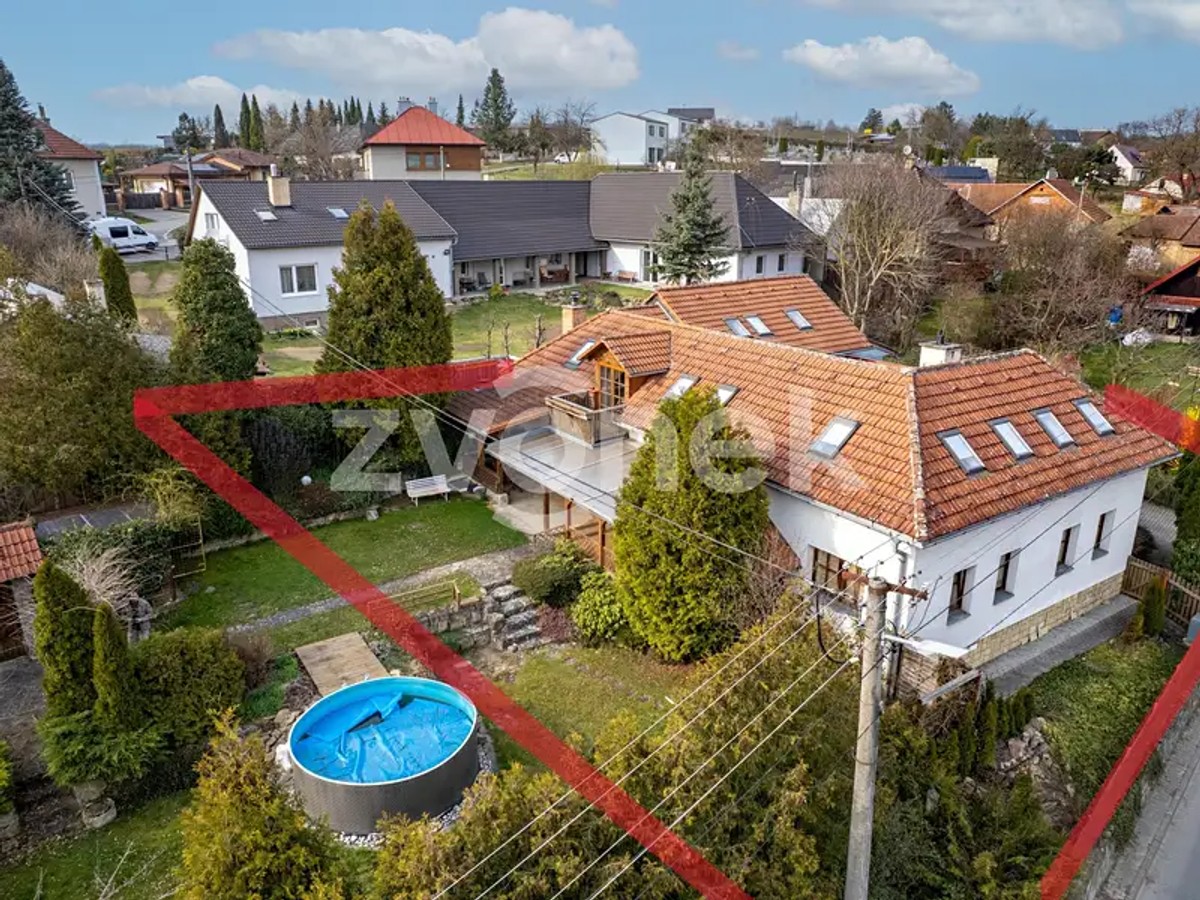 Hlavní 6, Hvozdná