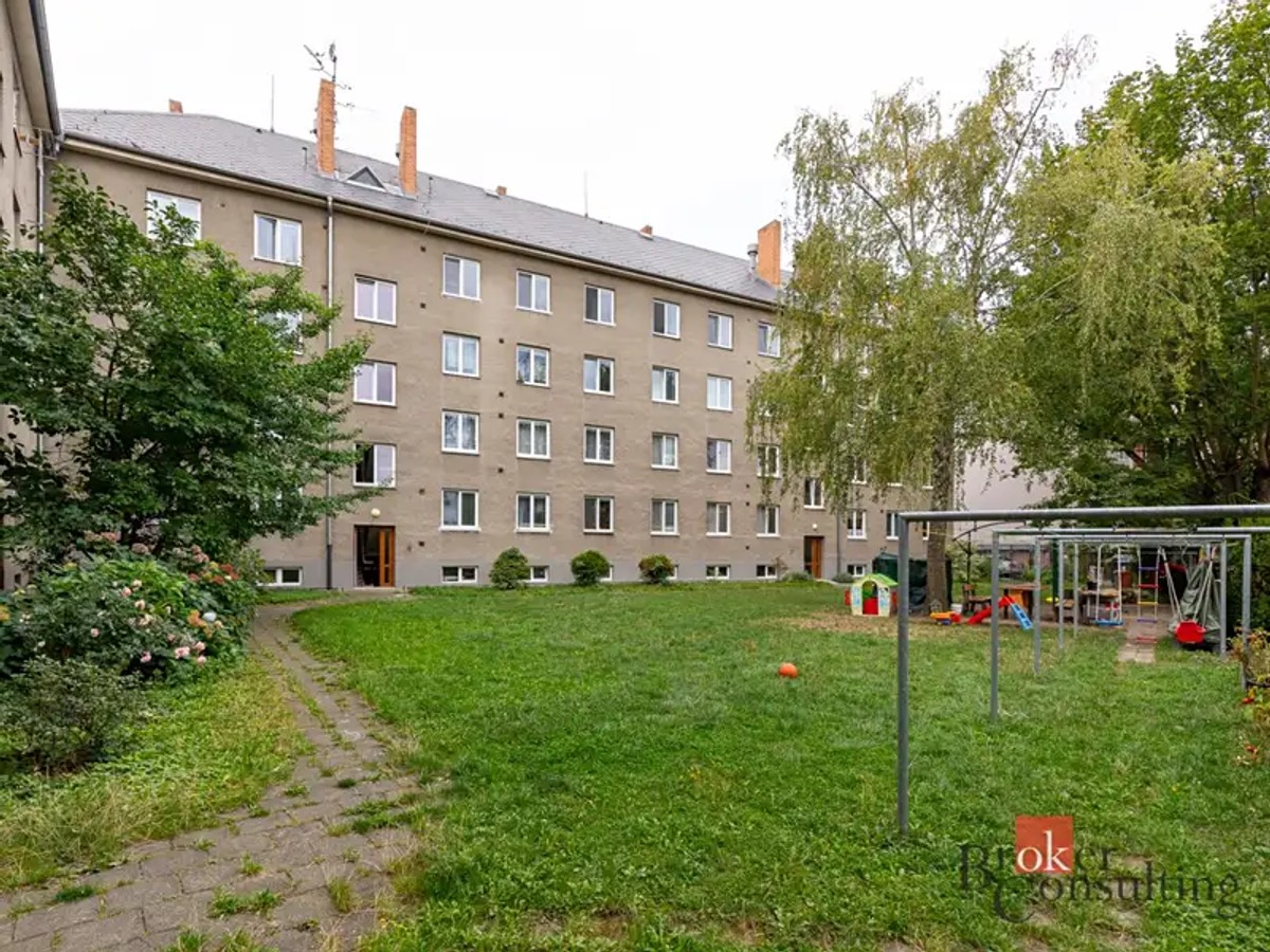 U místní dráhy 1037, Olomouc – fotografie 2
