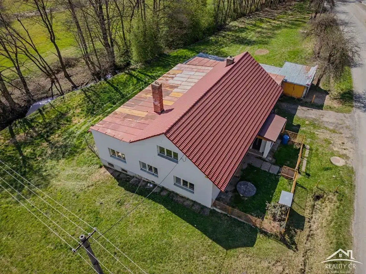 Prodej domu 371 m², pozemek 2499 m²