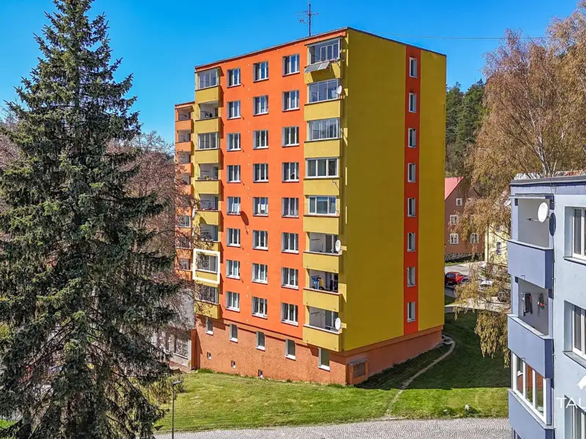 Vítězná 424, Žlutice