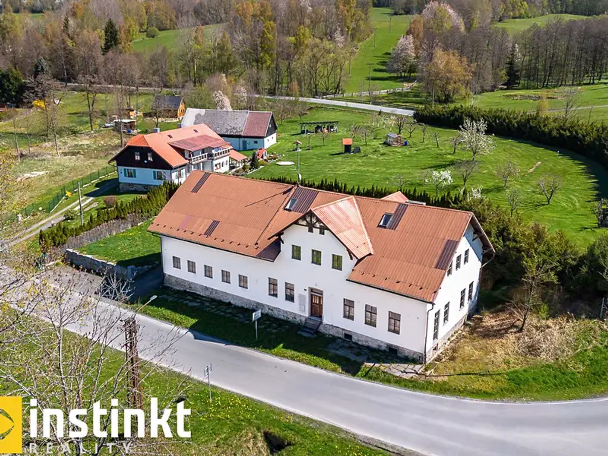 Dům 1200 m²