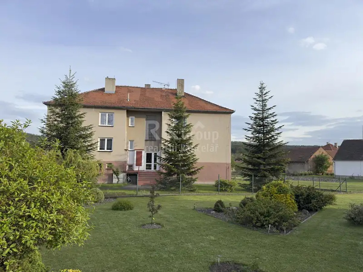 Podluhy 210, Podluhy
