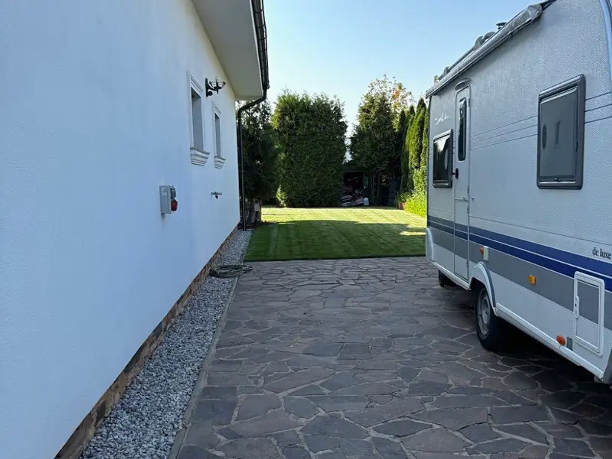 Maková 1053, Šestajovice – fotografie 2