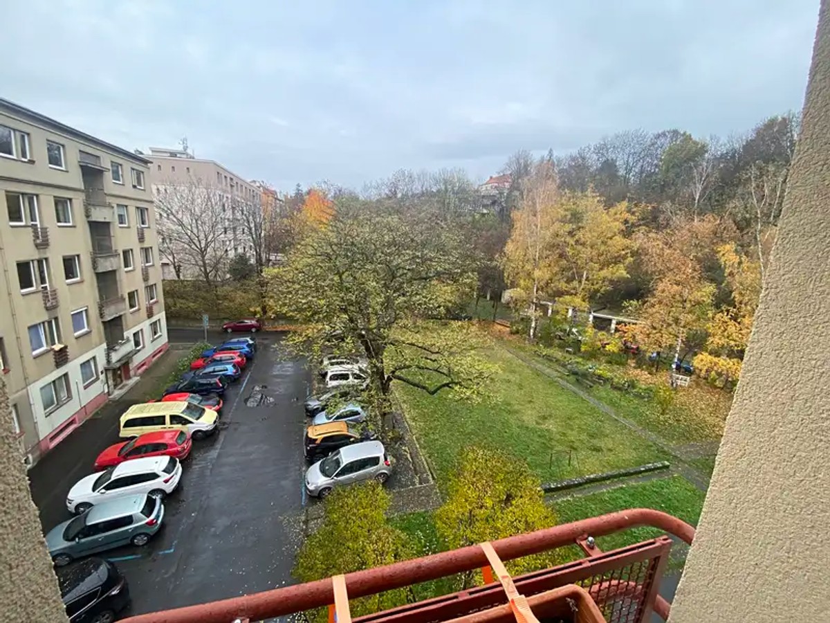 Na Petynce 982, Praha