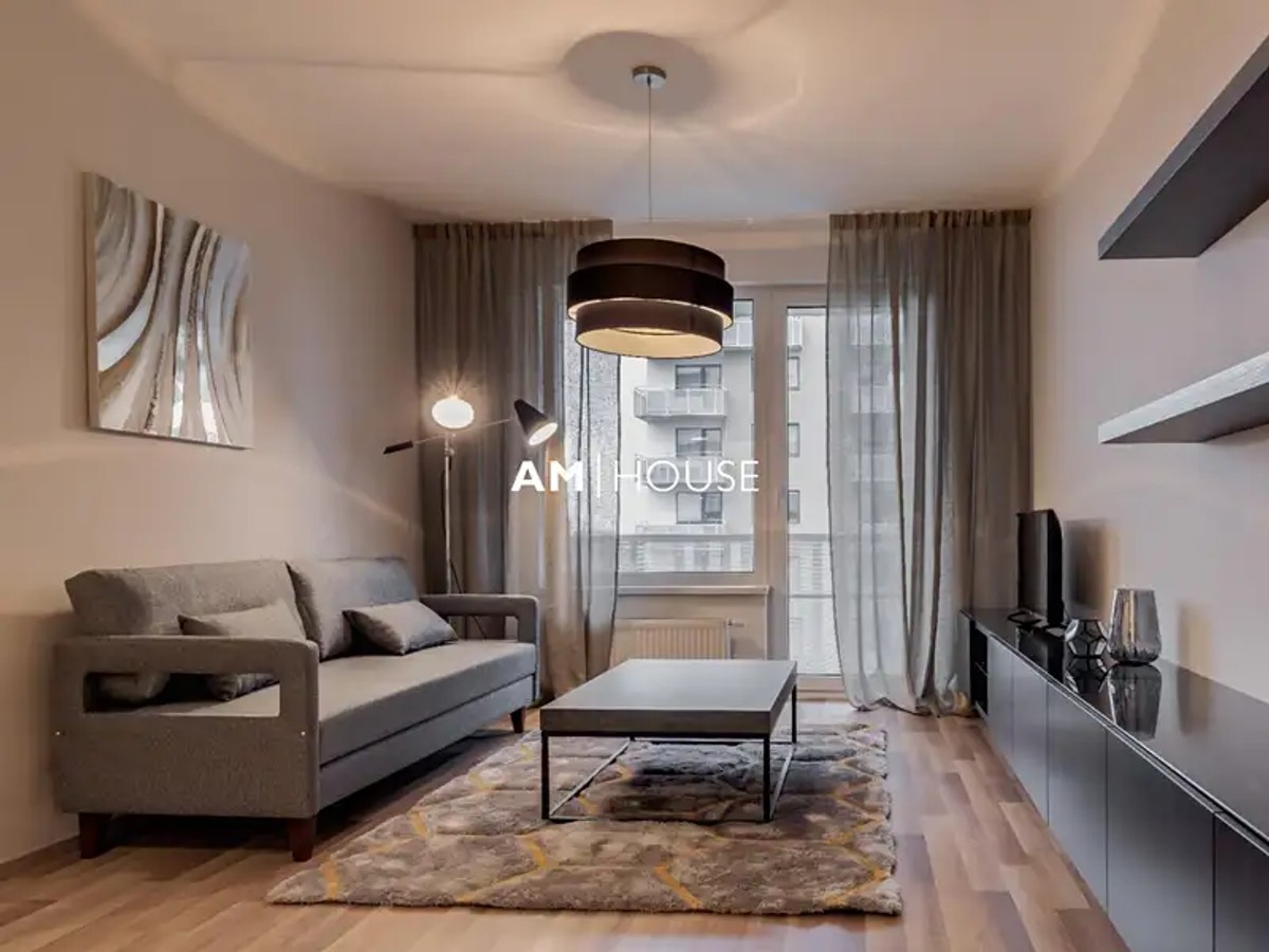 Zvěřinova 3429, Praha