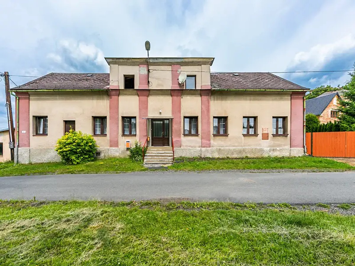 Bezvěrov 8, Bezvěrov