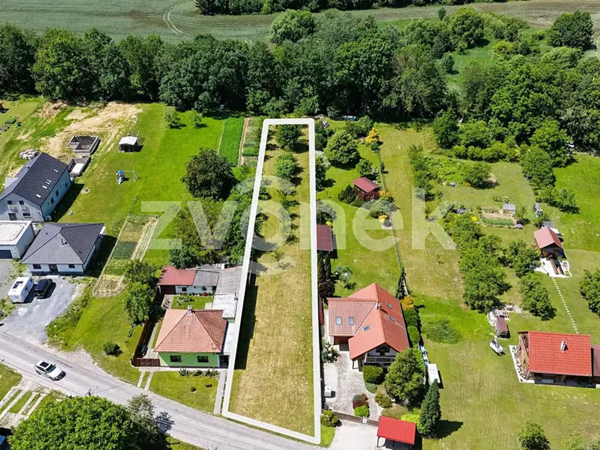 Stavební pozemek 1833 m²