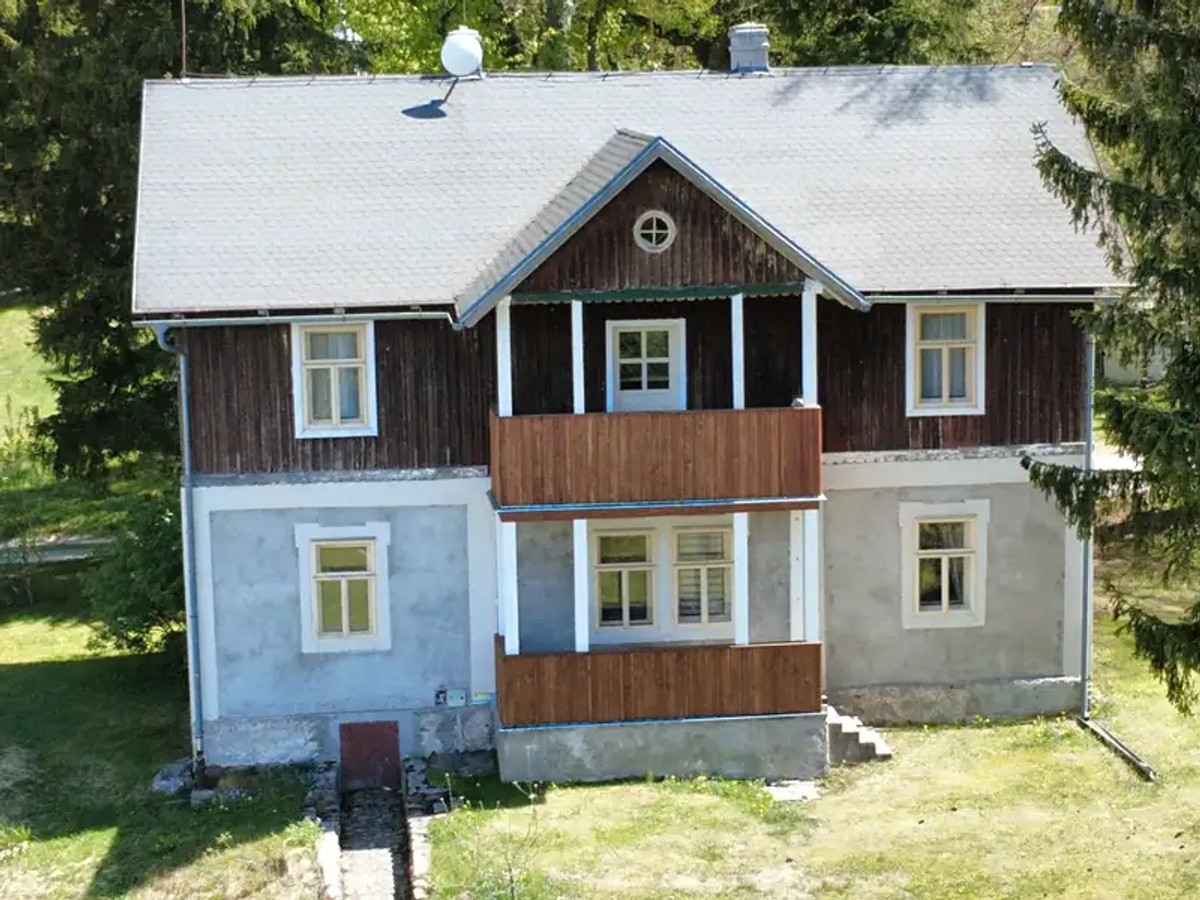 Hrádek 25, Hrádek