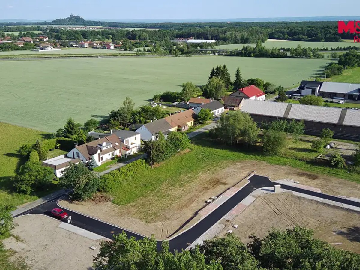 Hrobice, okres Pardubice – fotografie 2