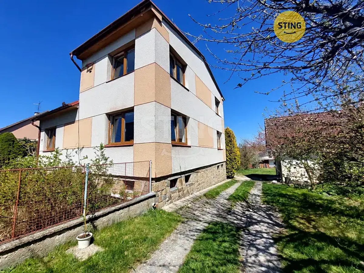 Prodej domu 219 m², pozemek 1196 m²