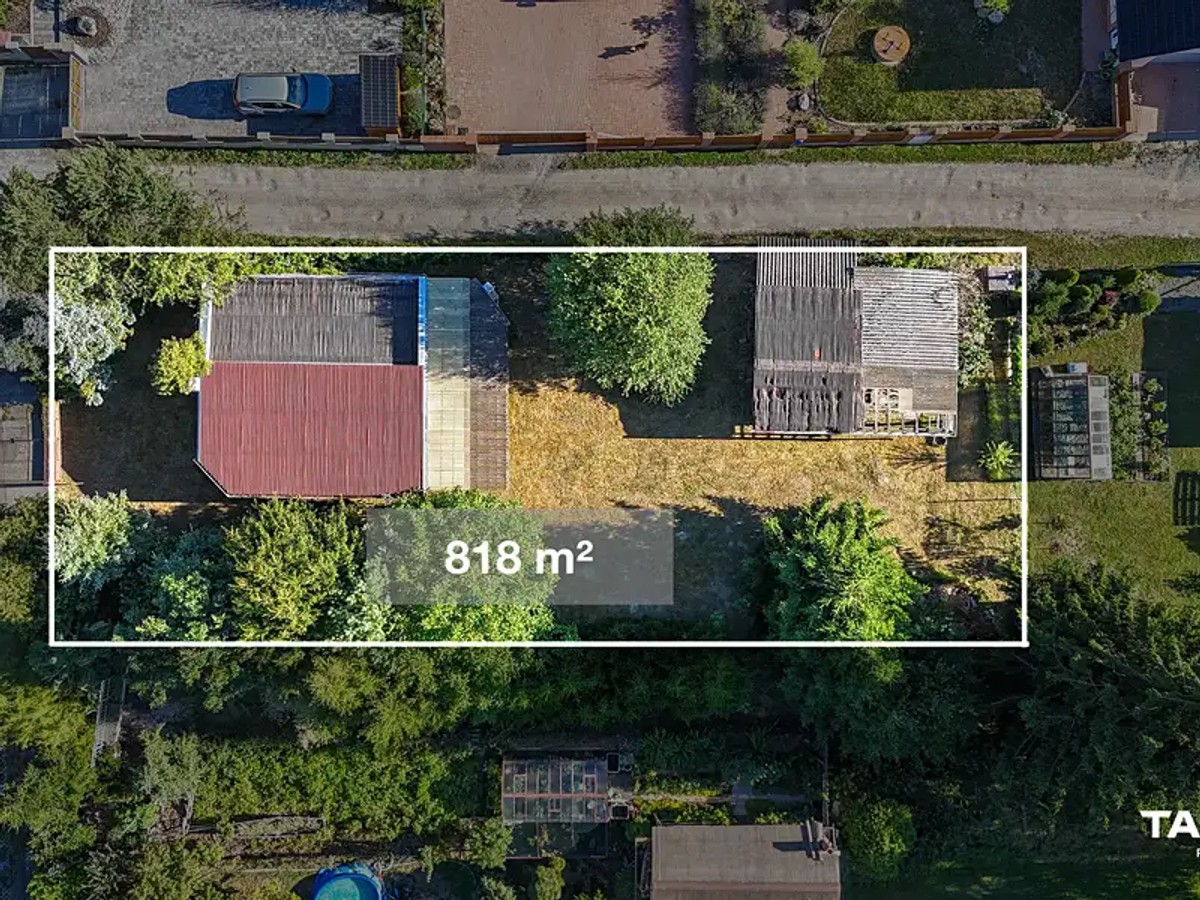 Stavební pozemek 818 m²