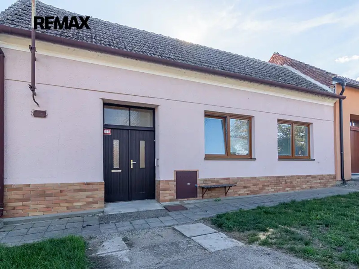 Luční 698, Moravská Nová Ves