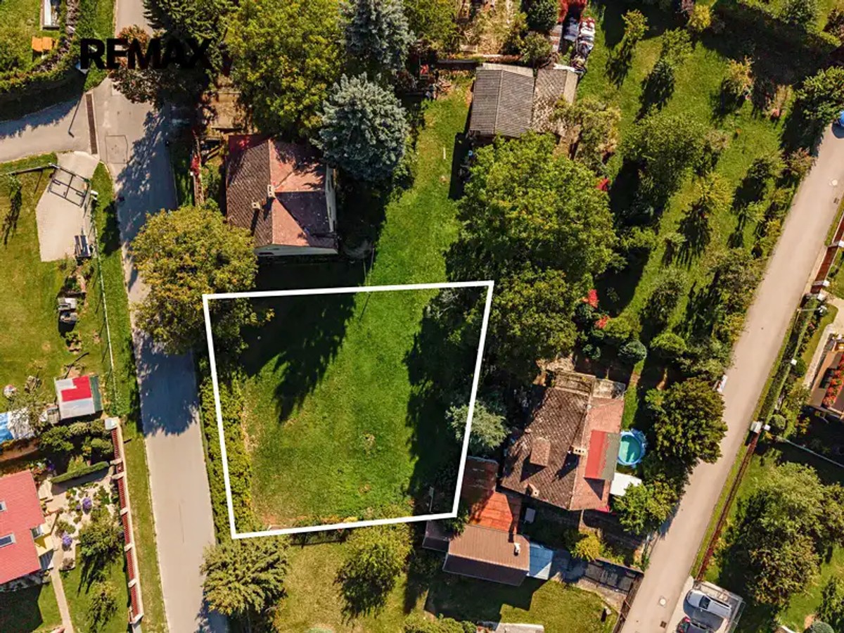 Stavební pozemek 667 m²