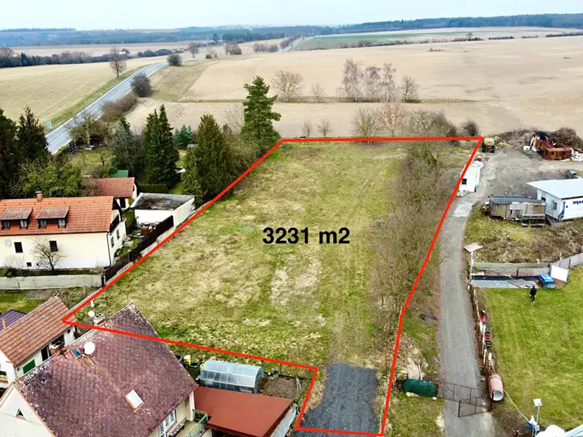 Stavební pozemek 3231 m²